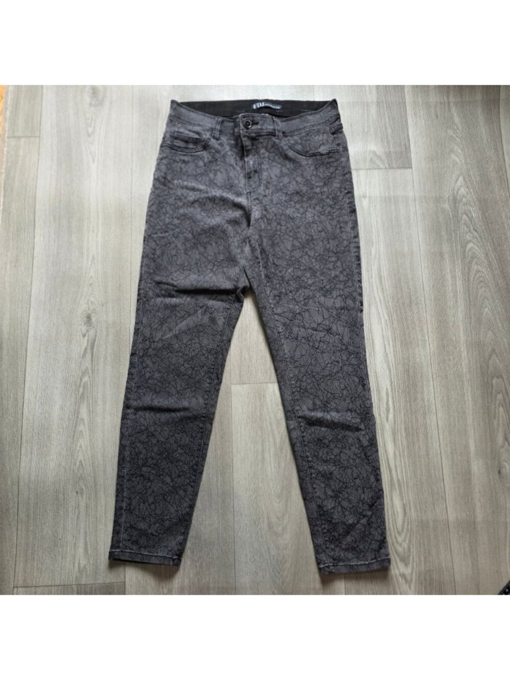French Dressing Jeans Gray Crinkle Pattern Skinny Fit Womens Pants Size 10